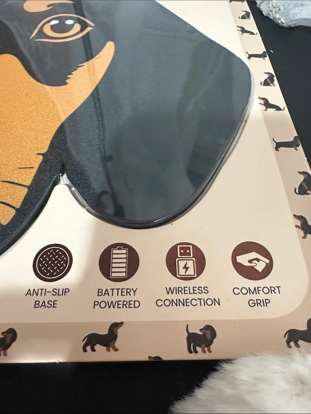 Xo poppy dachshund wireless mouse and mouse pad set